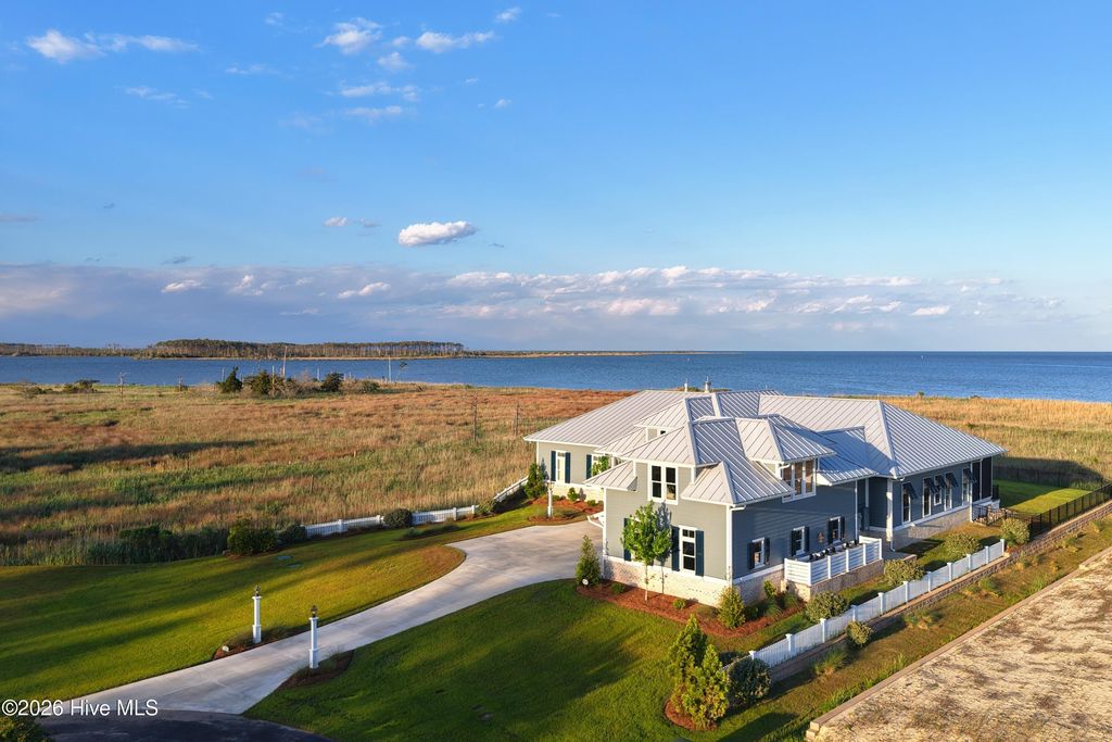 Photo of 76 Soundside Drive, Oriental, NC 28571 (MLS # 100557389)