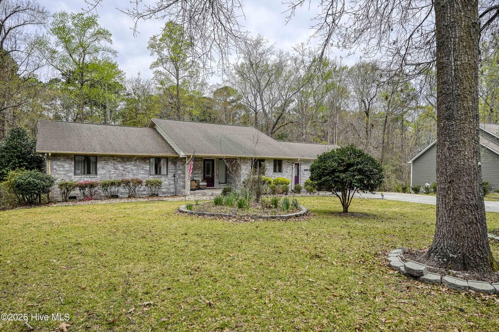 Photo of 206 Ravenswood Road, Hampstead, NC 28443 (MLS # 100562764)