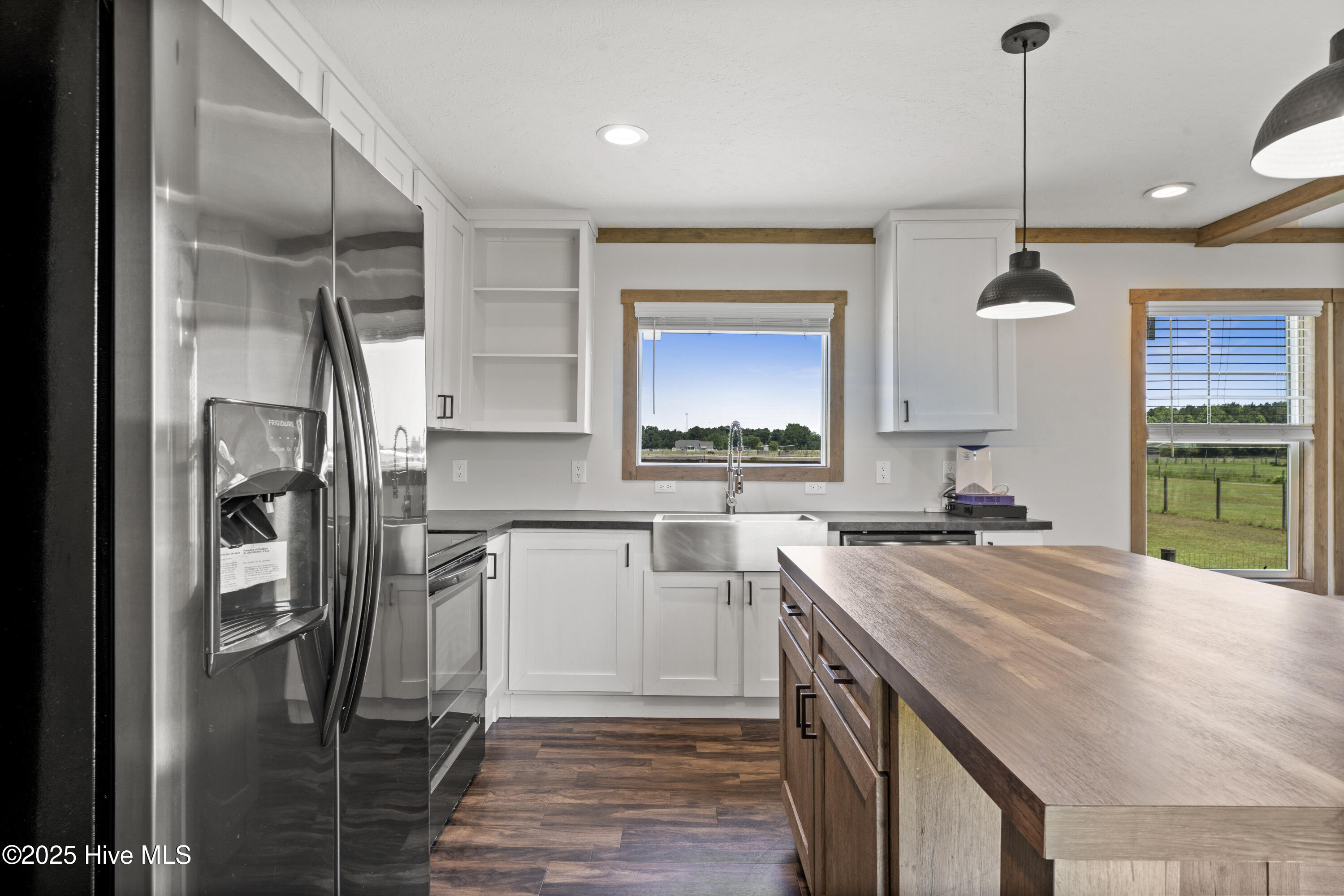 Burgaw, North Carolina 28425, United States, 3 Bedrooms Bedrooms, ,2 BathroomsBathrooms,Residential,Active,255899