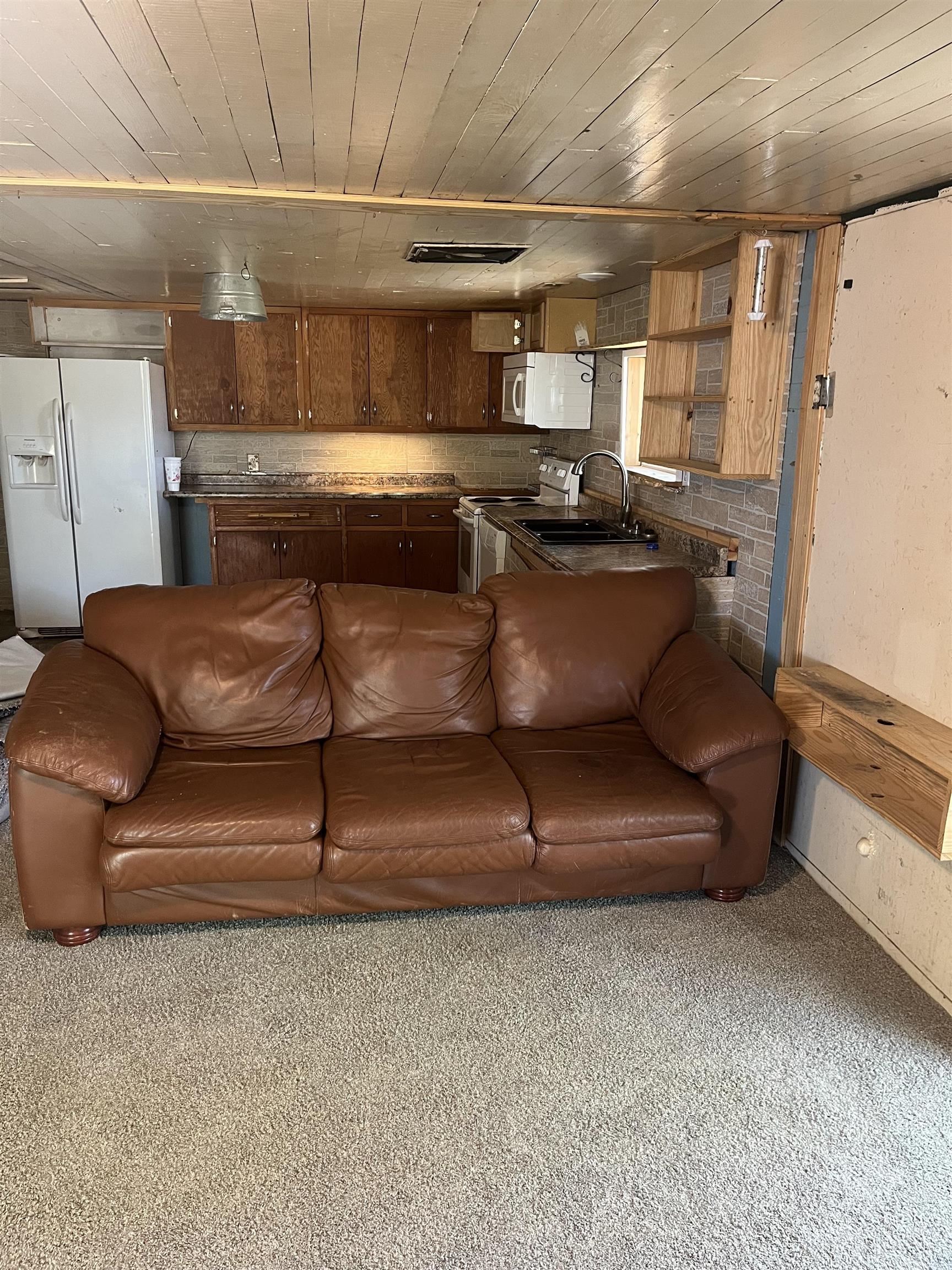8633 Co Rd 1082