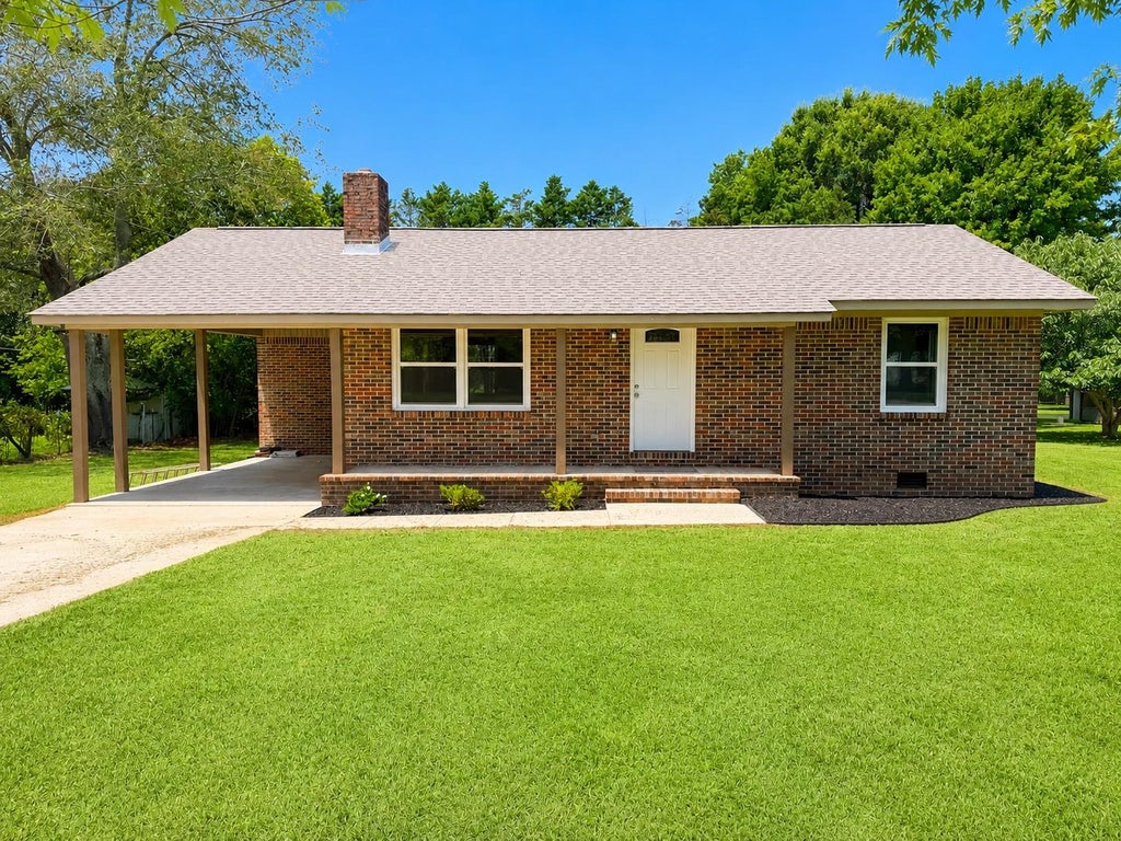 Photo of 611 Church St, Rogersville, AL 35652 (MLS # 529820)