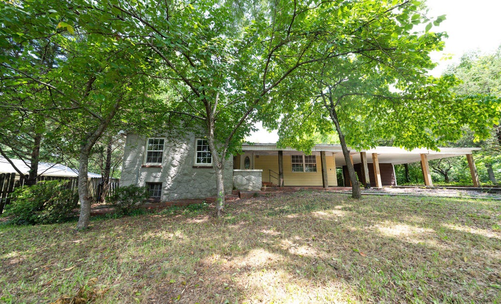 Photo of 1101 NW Graffenstatte ST NW, Cullman, AL 35055 (MLS # 529907)