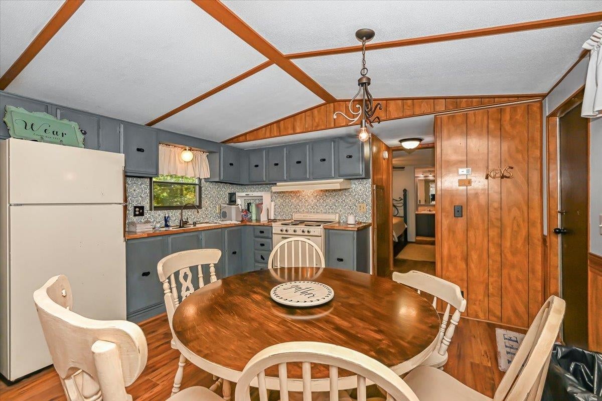 655 Maggie Ln