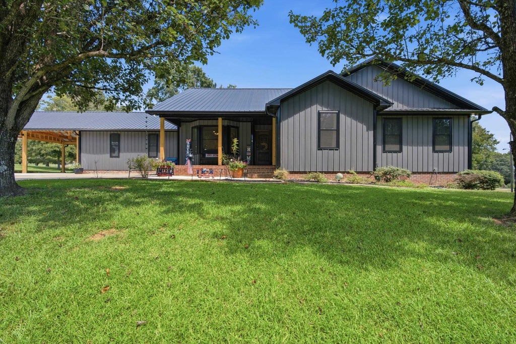 Photo of 216 Maple Valley Cir, Blountsville, AL 35031 (MLS # 531007)