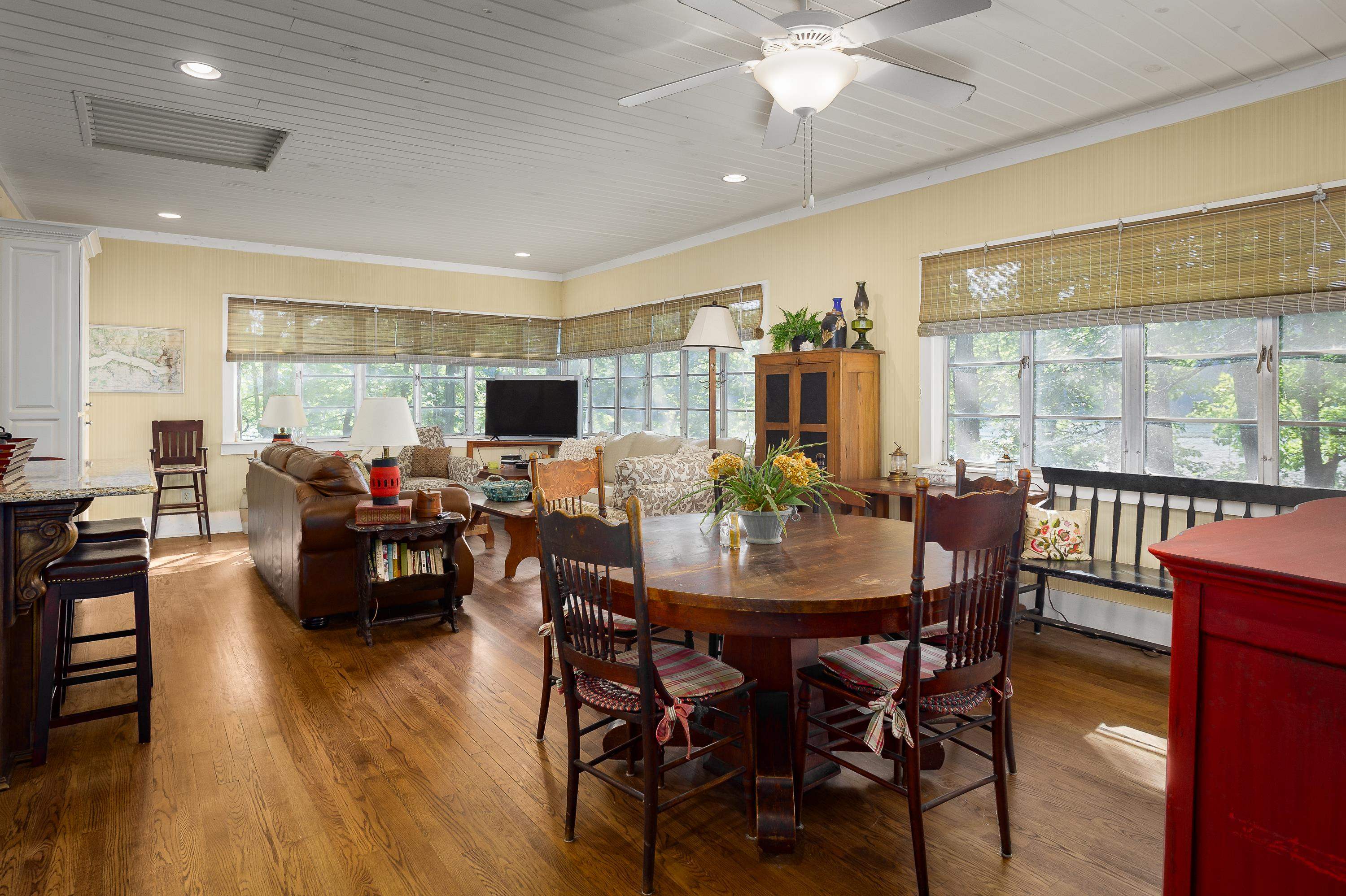 446 Ridge Rd