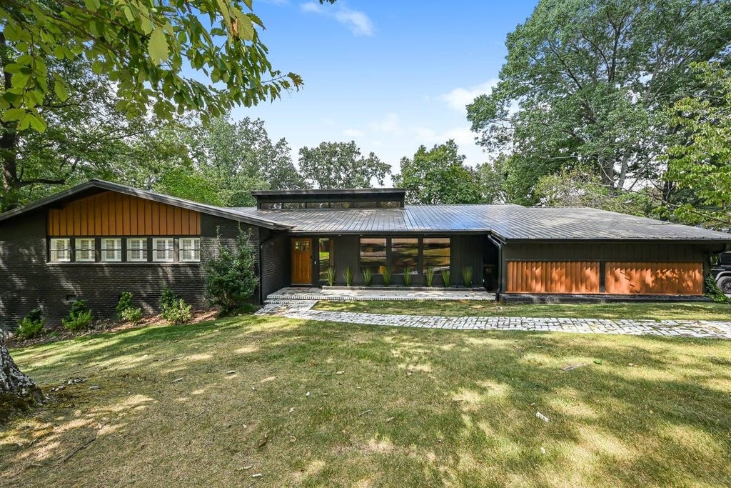 Photo of 1505 Rose St NW, Cullman, AL 35055 (MLS # 531332)