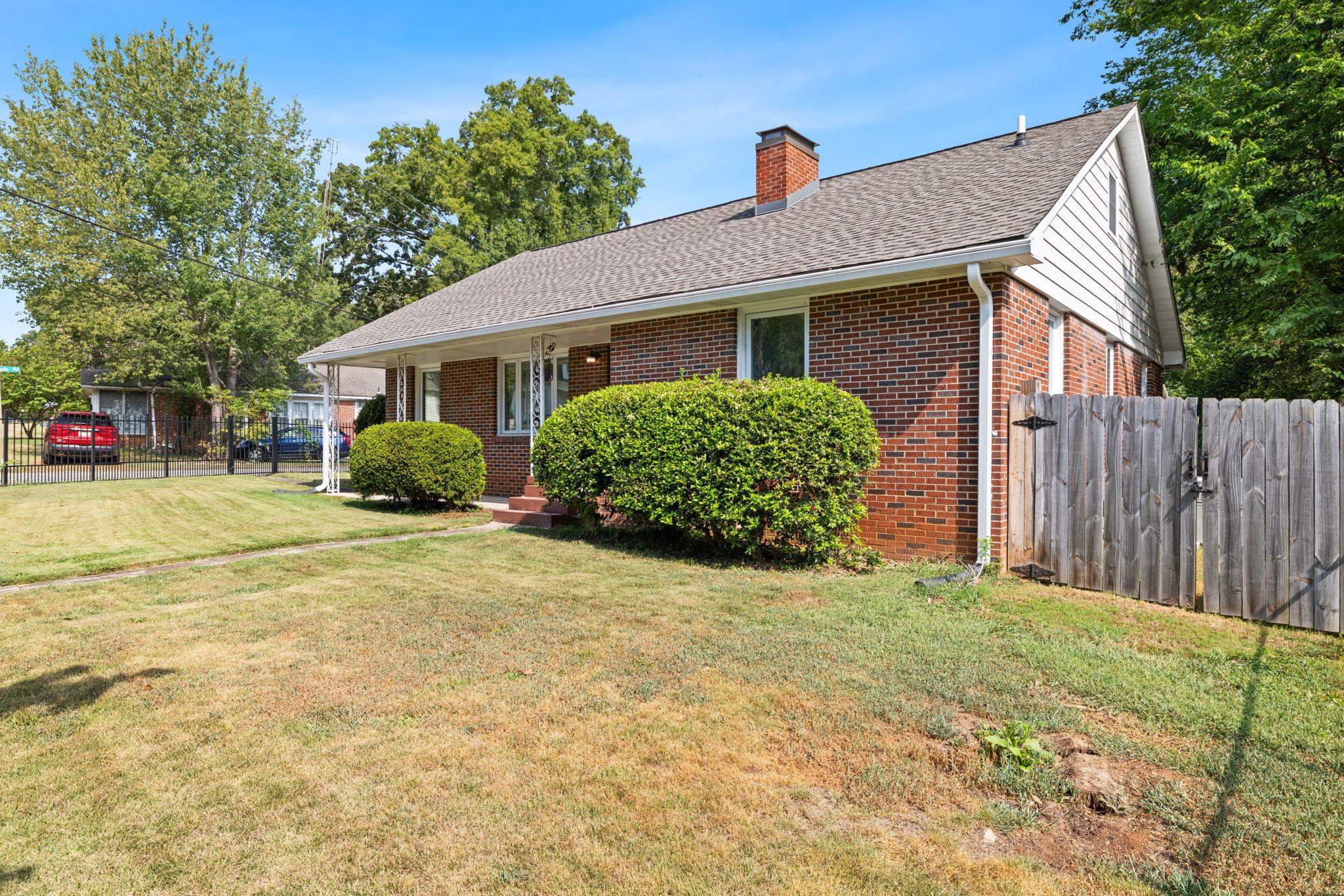 701 Howell St