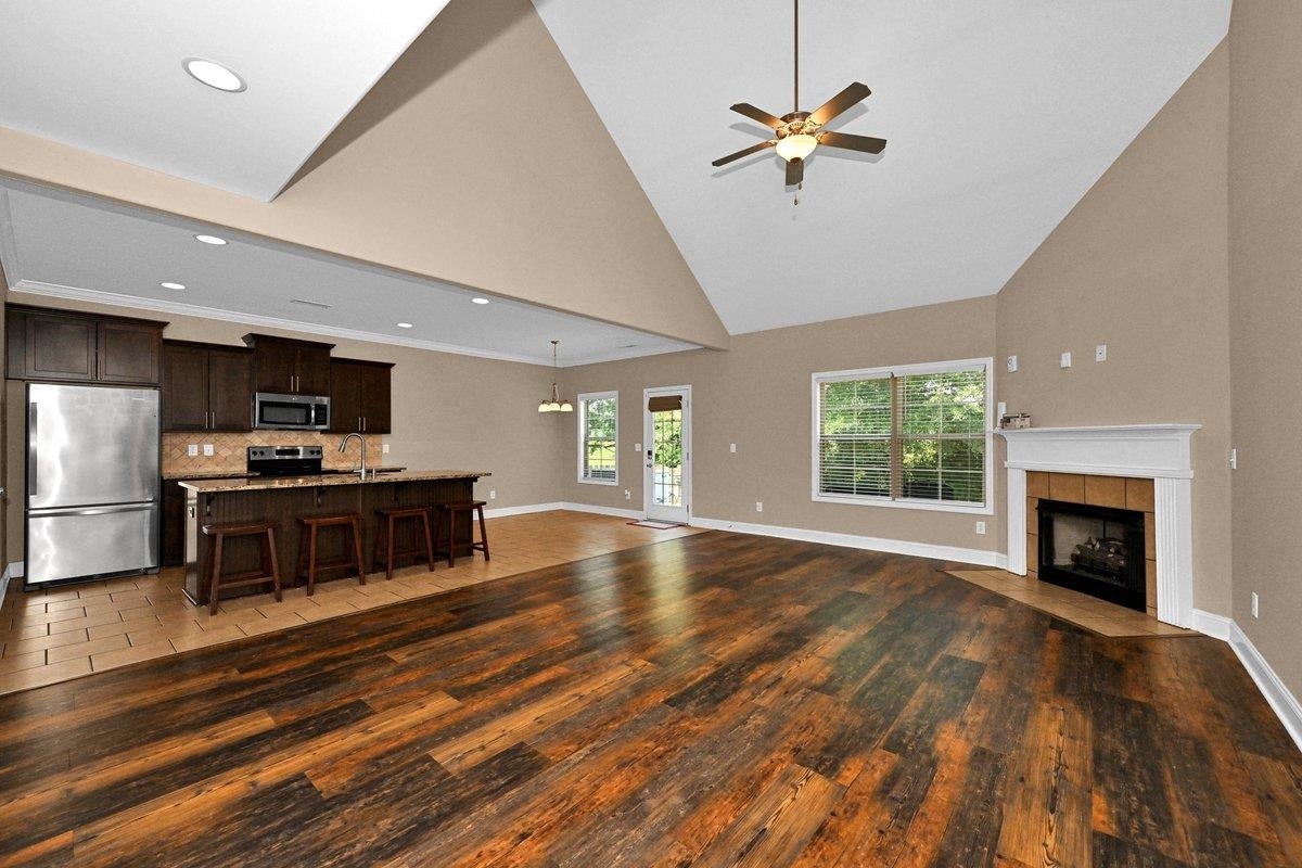 1407 Wishing Well Dr NE