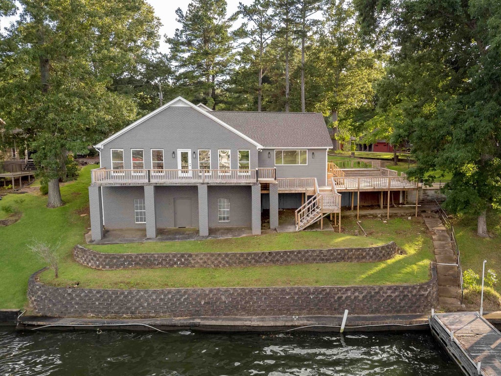 Photo of 865 Alabama Shores Rd, Muscle Shoals, AL 35661 (MLS # 529717)