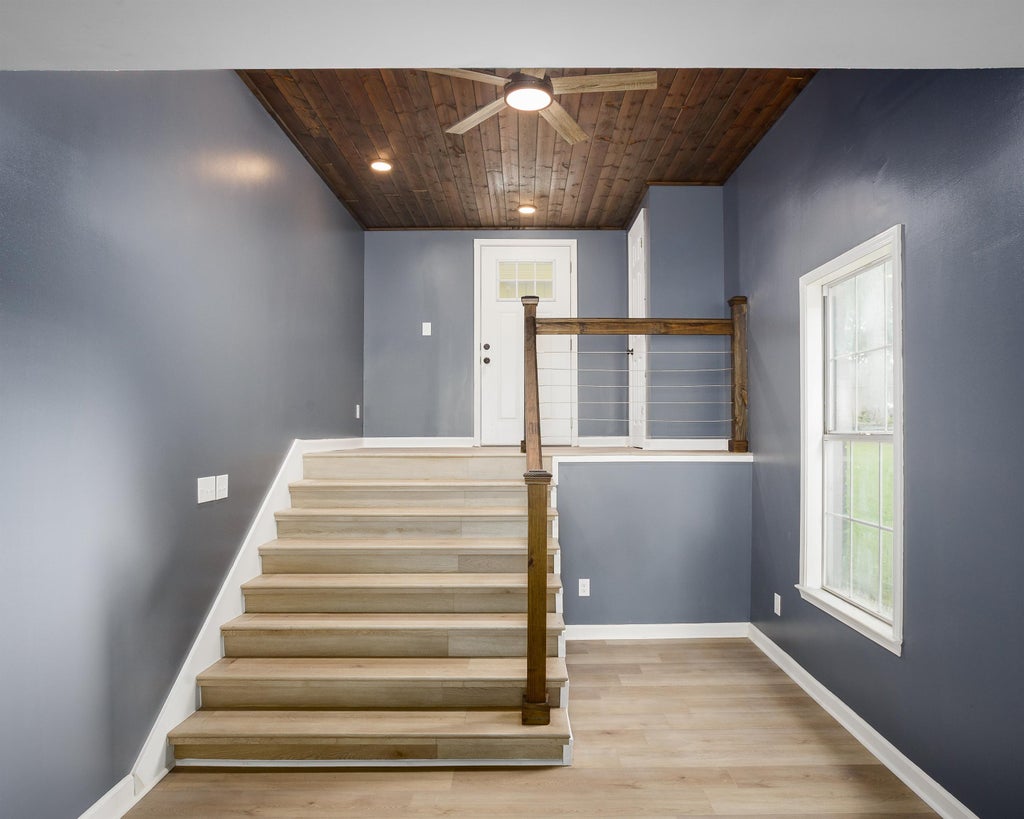 Photo of 865 Alabama Shores Rd, Muscle Shoals, AL 35661 (MLS # 529717)