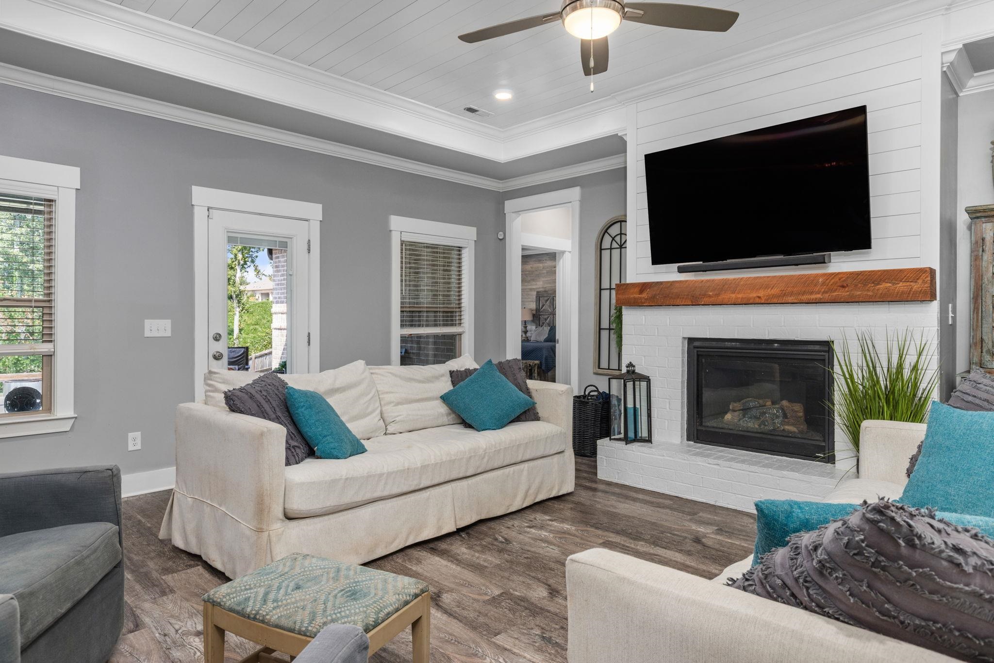 1714 Meadowbrook Dr SE