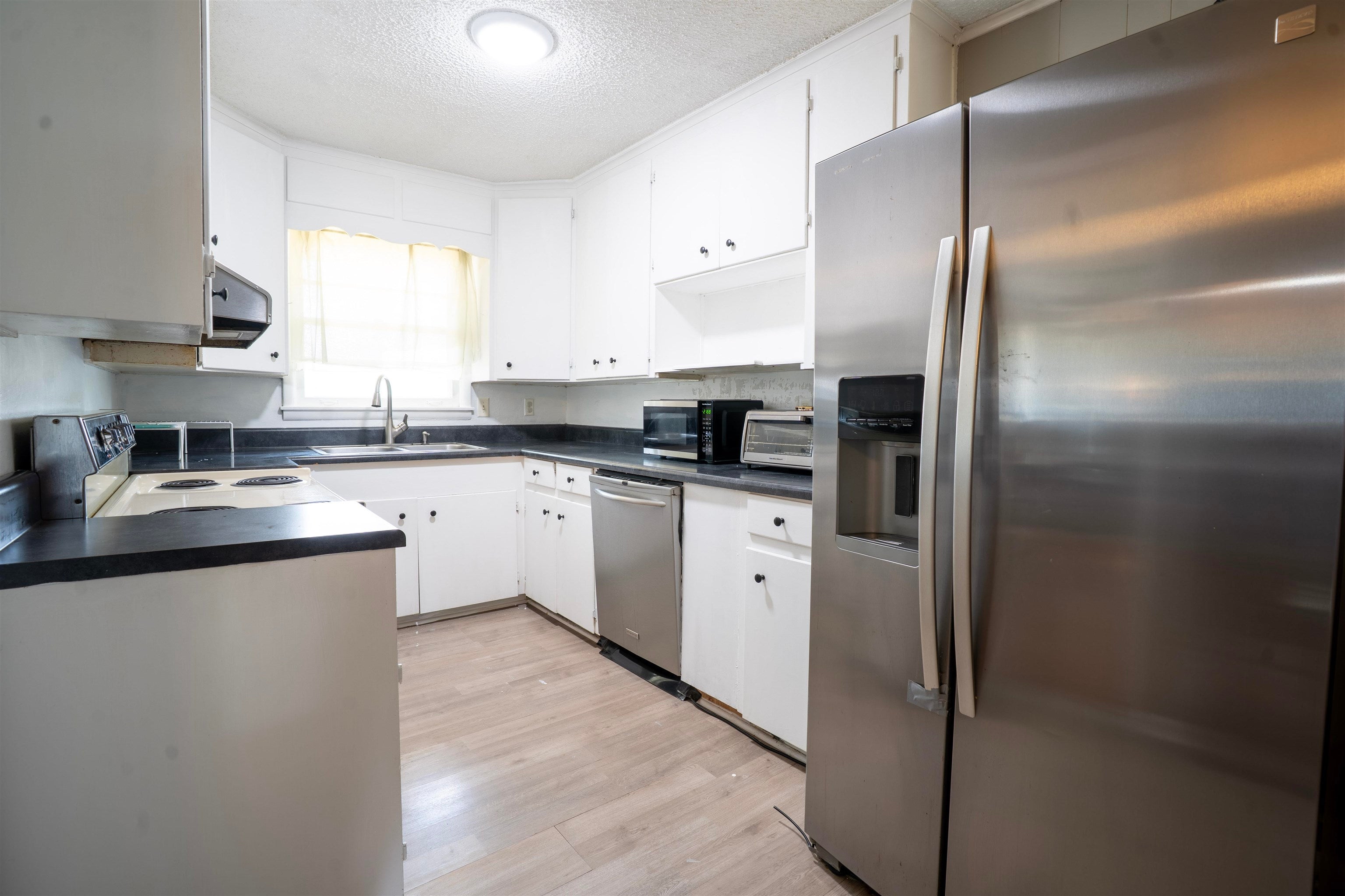 204 W Edison Ave - Photo 4