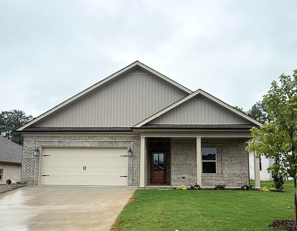 Photo of 129 Silver Leaf Ln, Florence, AL 35633 (MLS # 530253)