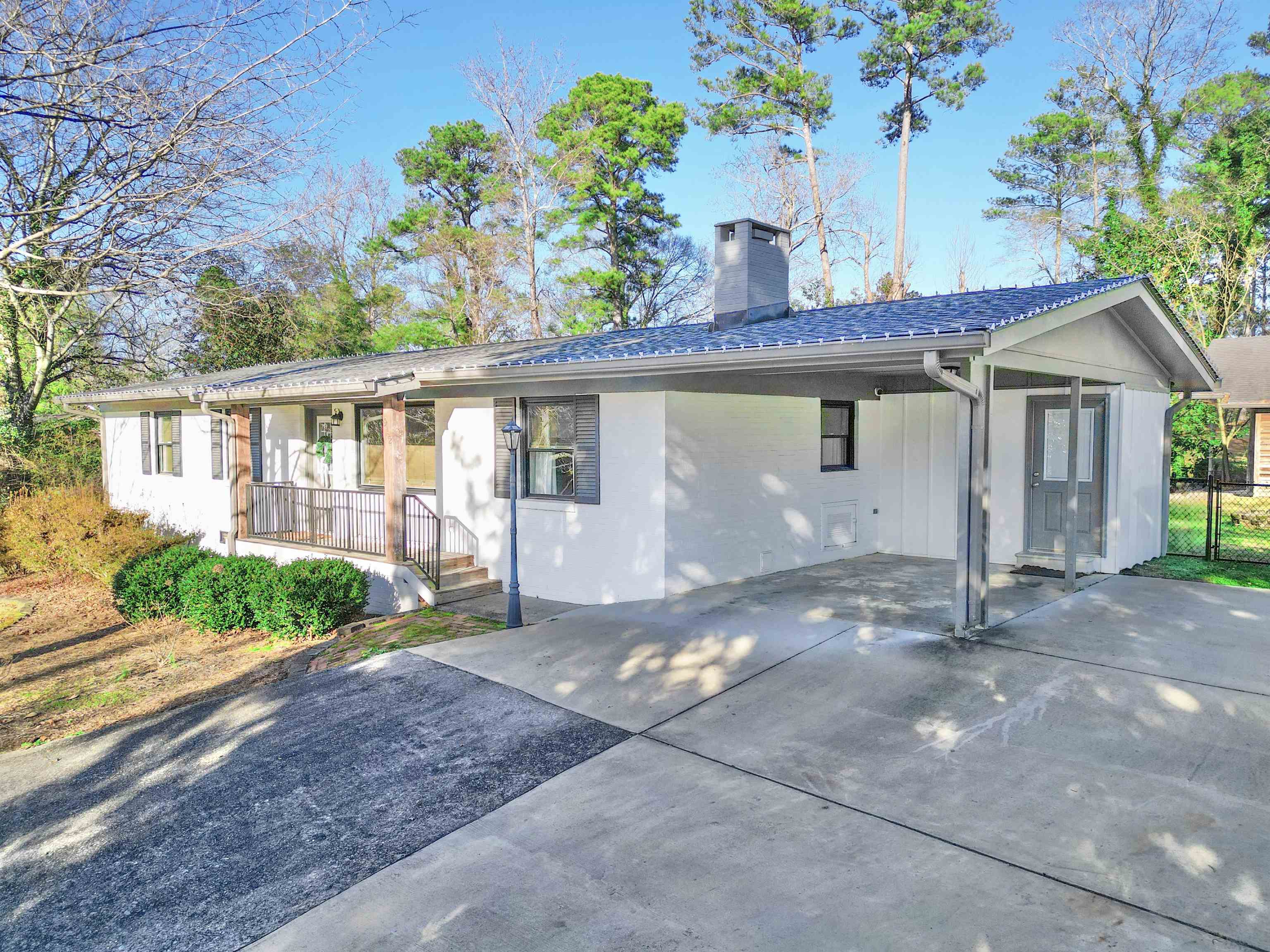 912 Briarcliff Rd NE