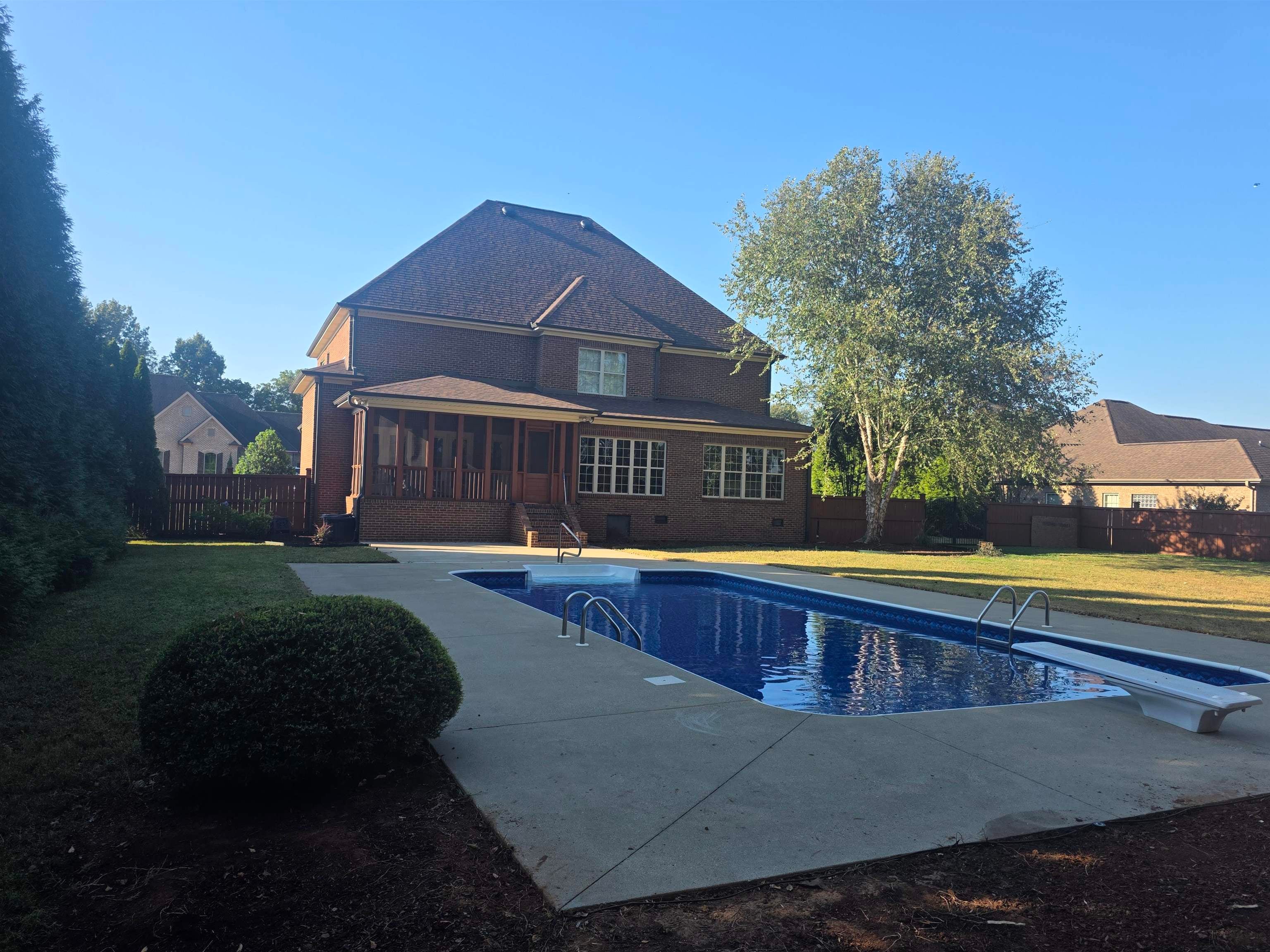 112 Dalton Ln