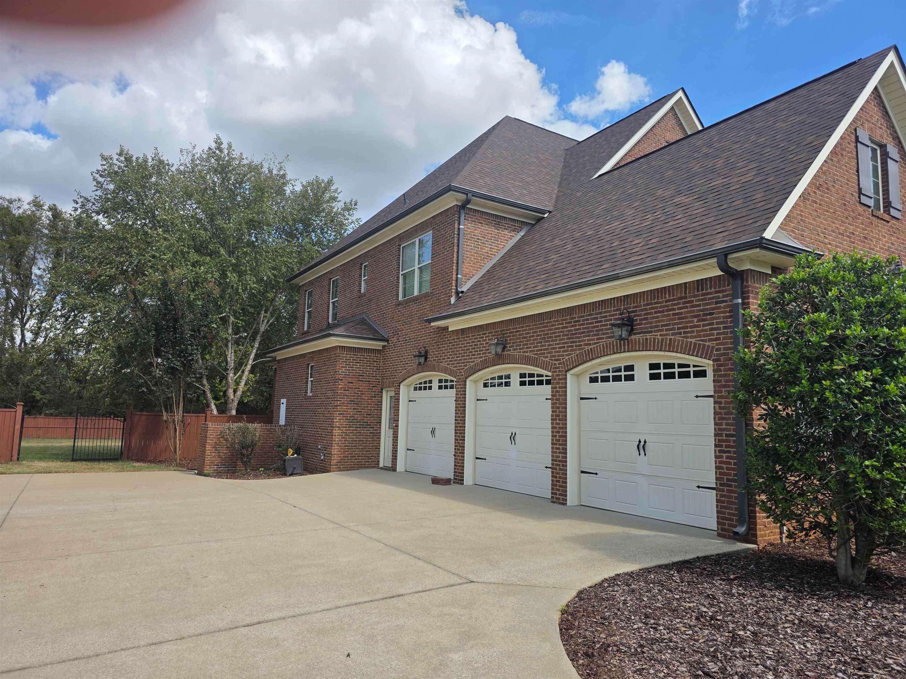112 Dalton Ln