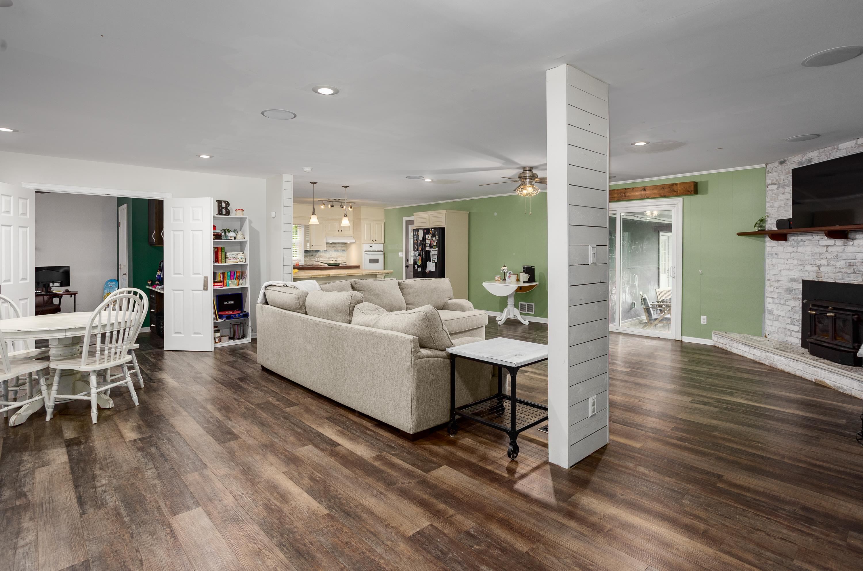 214 Shirley Dr