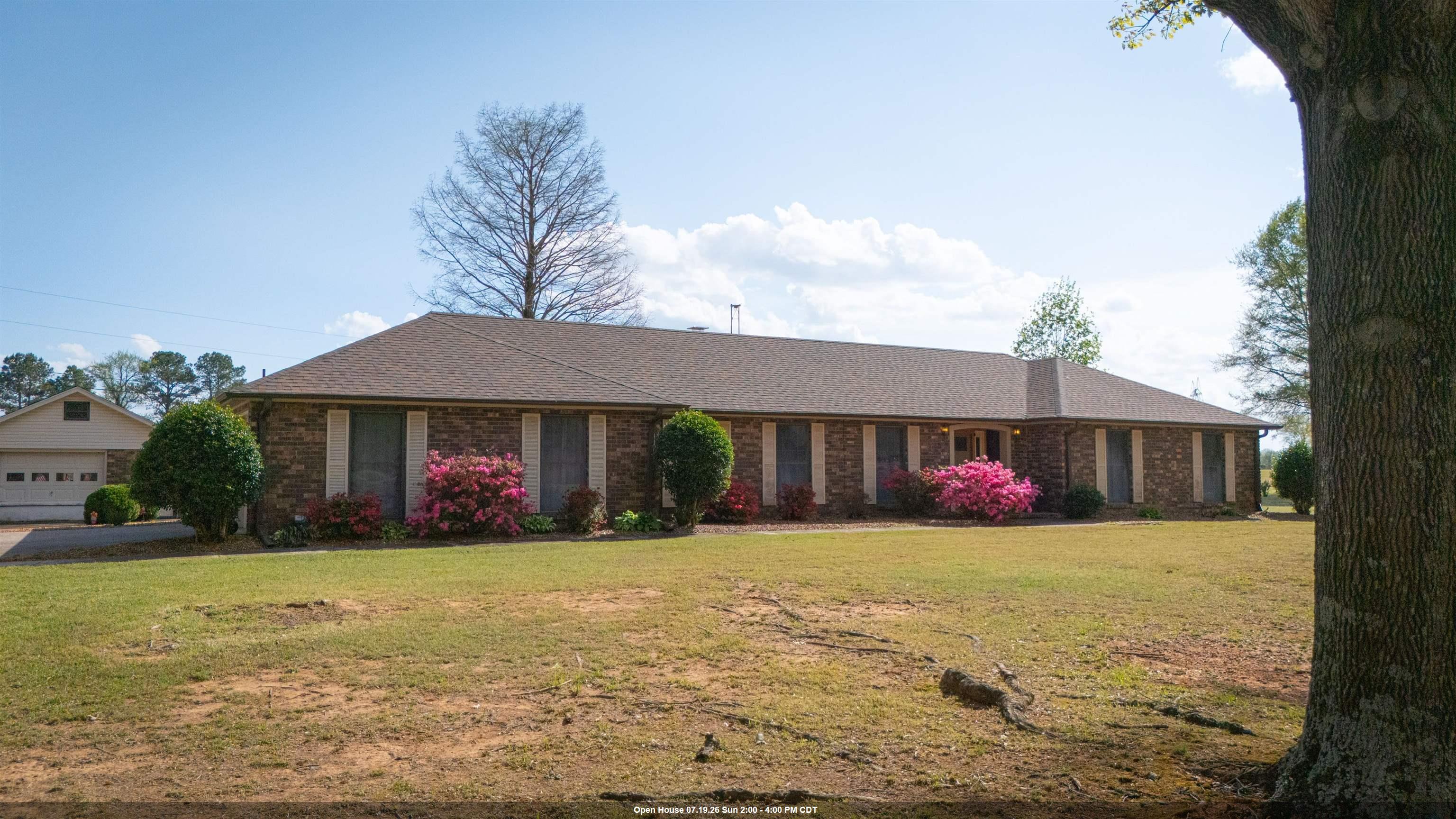 Photo 1 of 32 — 75 Murphy Dr, Florence, AL 35633