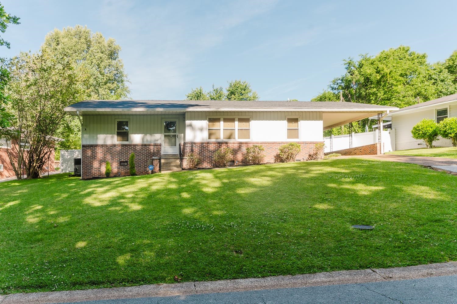 3514 E 18th Ct - Photo 2