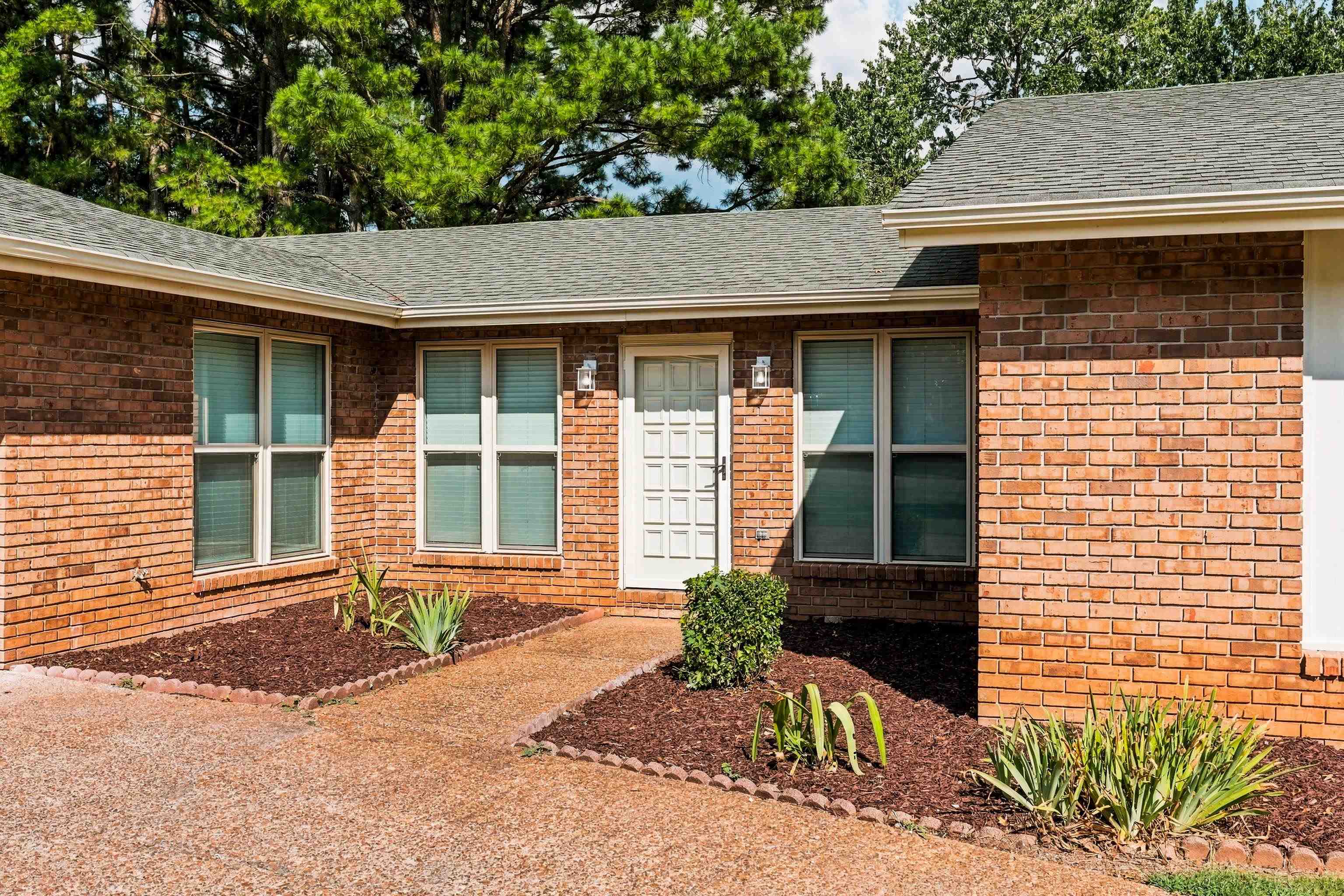 118 W Oak Hill Dr