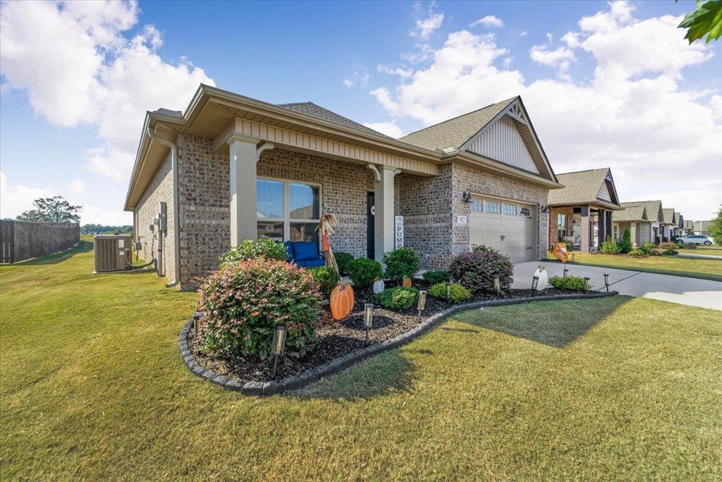 Photo of 102 Kiley Ann Ct, Meridianville, AL 35759 (MLS # 531689)