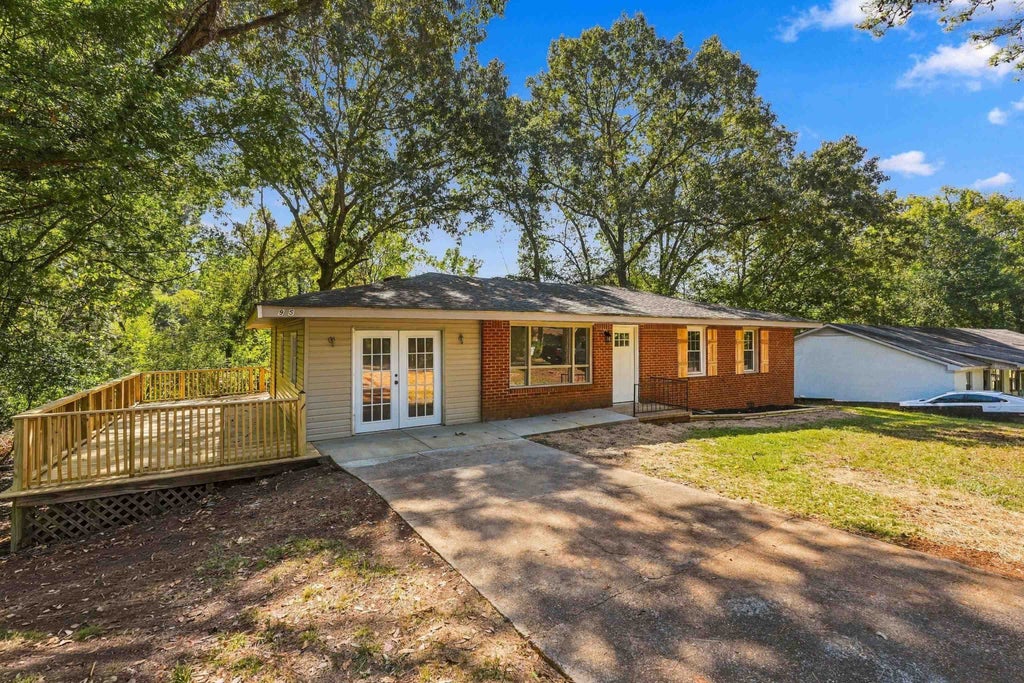 Photo of 905 Fairchild Ave, Florence, AL 35630 (MLS # 531842)