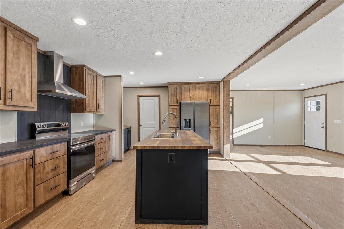 6832 Co Rd 818