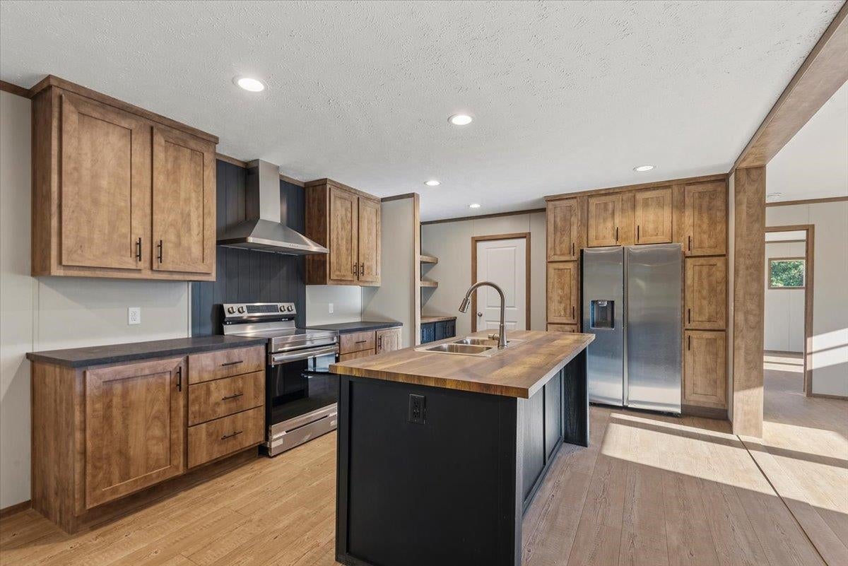 6832 Co Rd 818