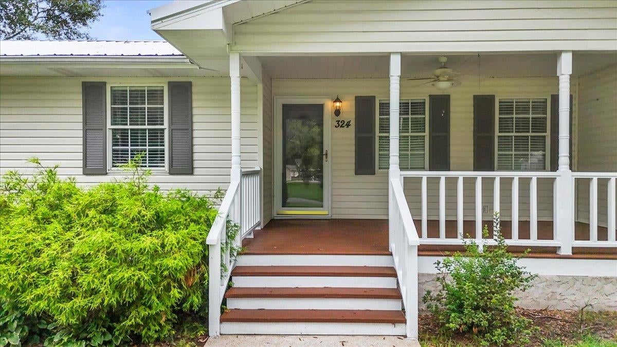 324 Linda Warren Cir