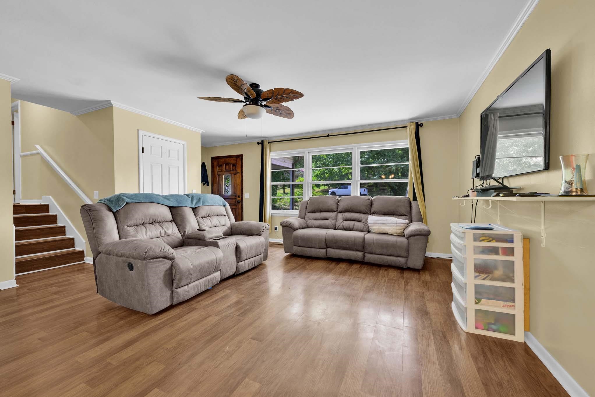 1315 Lakeside Dr NW