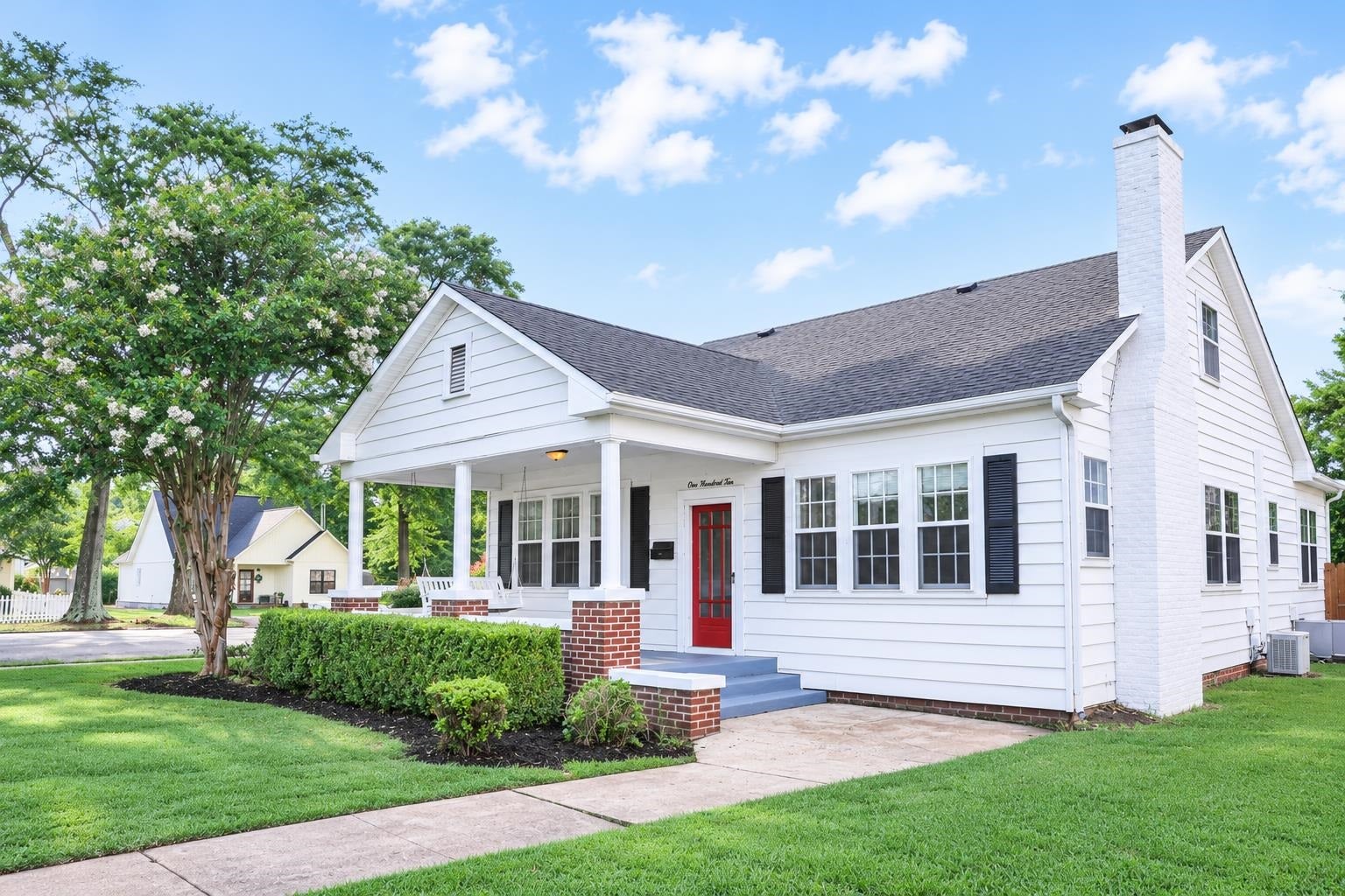 Photo 1 of 33 — 110 W 1st St, Tuscumbia, AL 35674