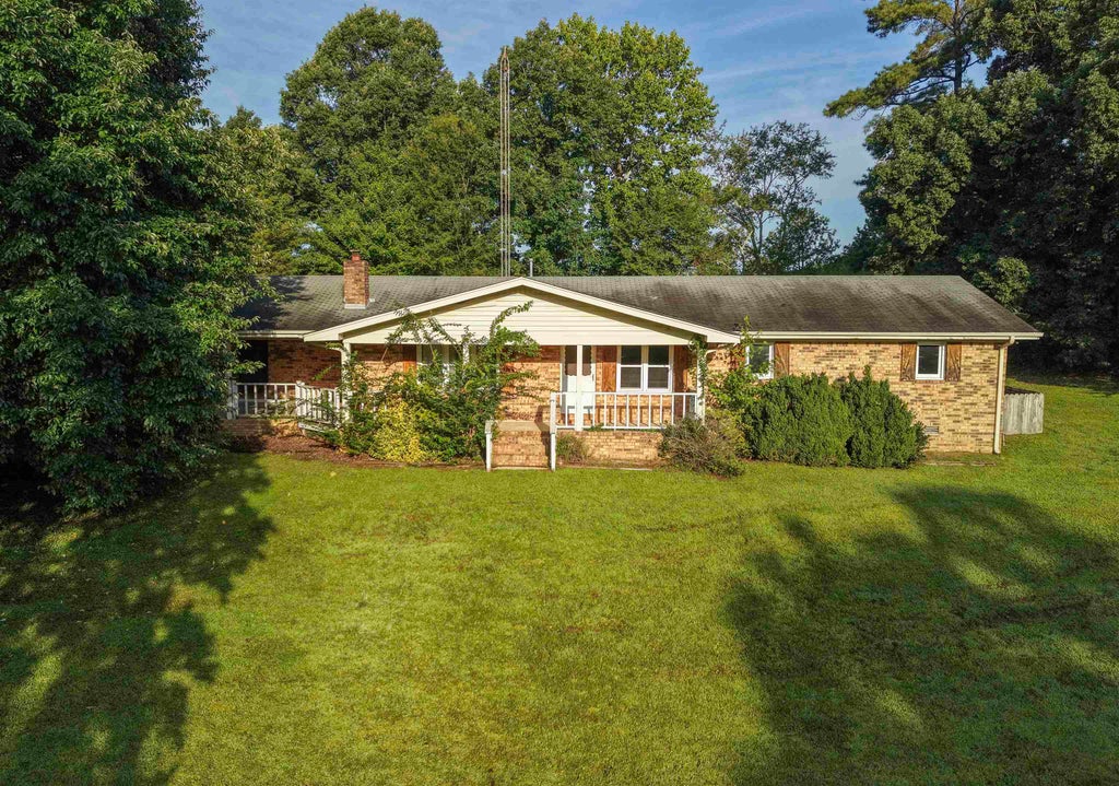 Photo of 146 Jones St, Russellville, AL 35653 (MLS # 530214)