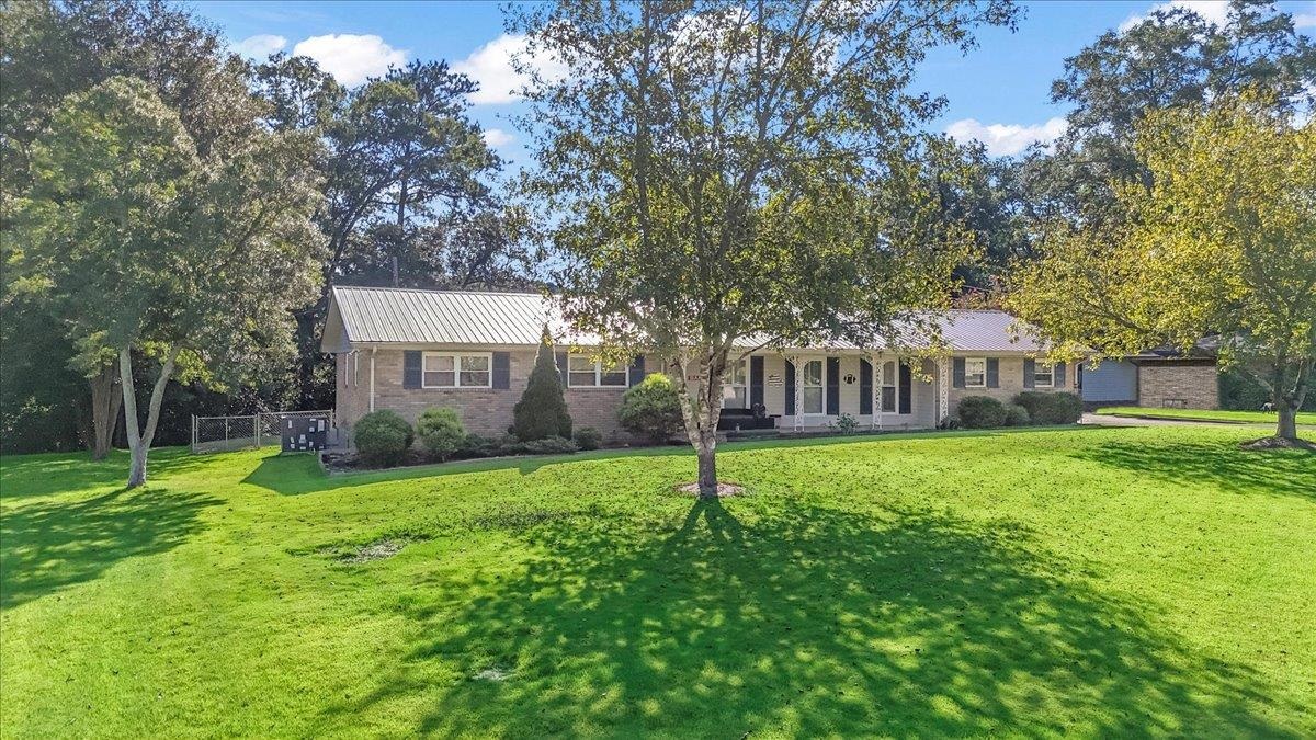 Photo 1 of 50 — 1014 Larkwood Dr NE, Cullman, AL 35055