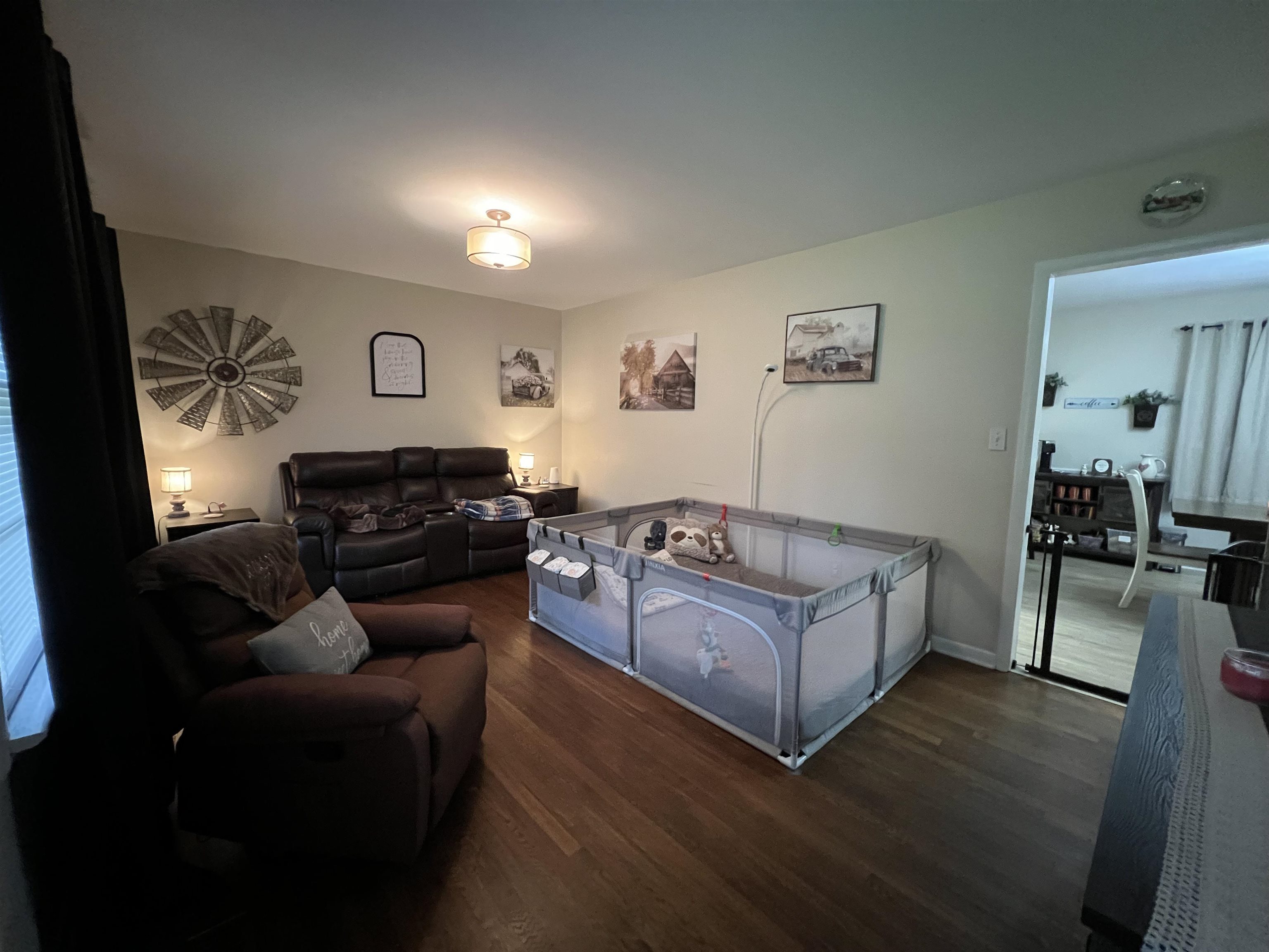 1403 Elm Dr SE