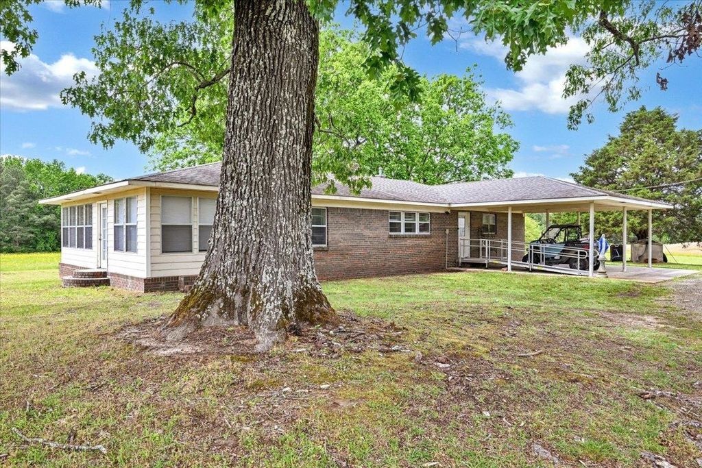 Photo of 4598 Co Rd 522, Hanceville, AL 35077 (MLS # 530221)