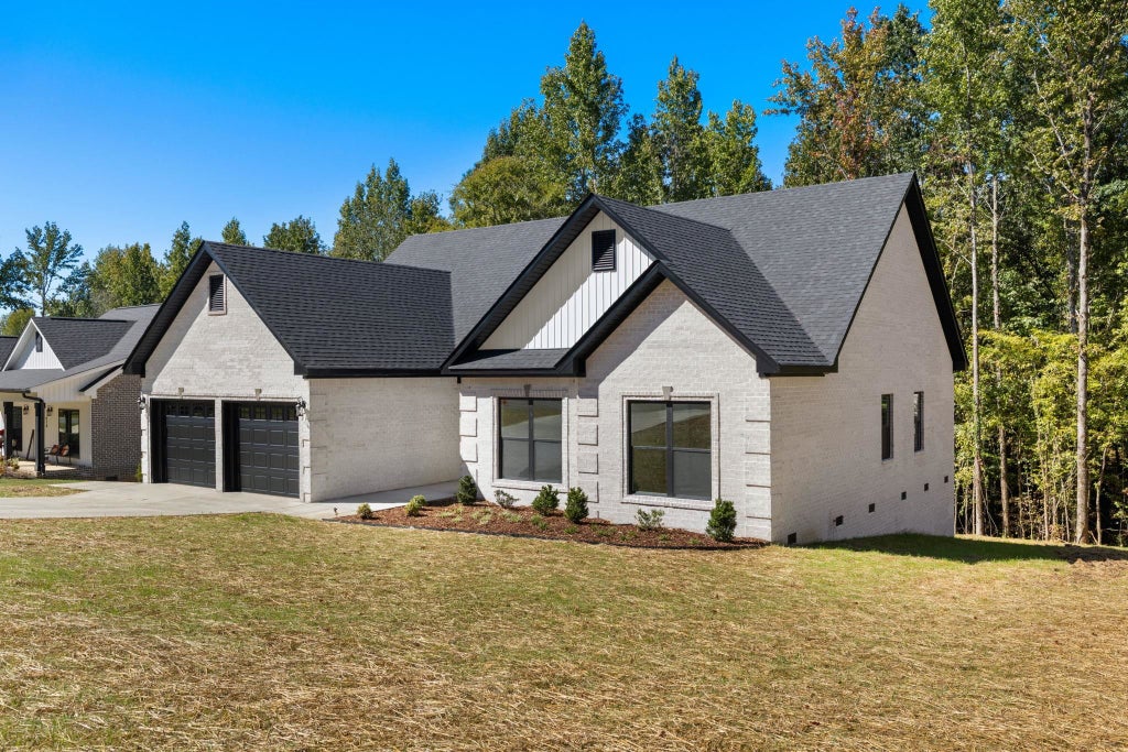Photo of 396 Horseshoe Hills Rd, Killen, AL 35645 (MLS # 531538)