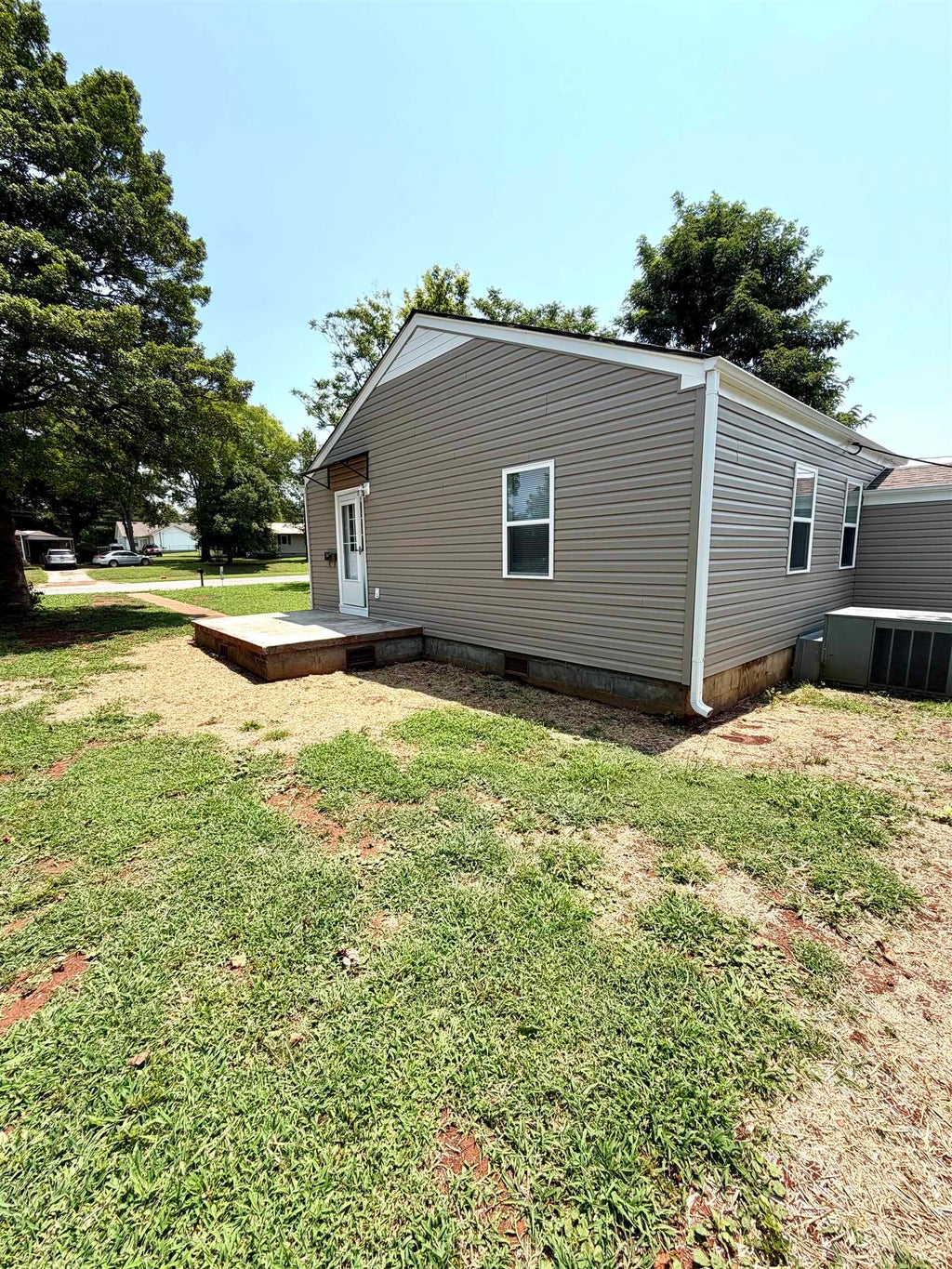 Photo of 1003 N Cave St, Tuscumbia, AL 35674 (MLS # 530295)