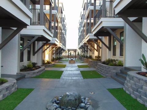 512 E Mobile St Florence AL 35630