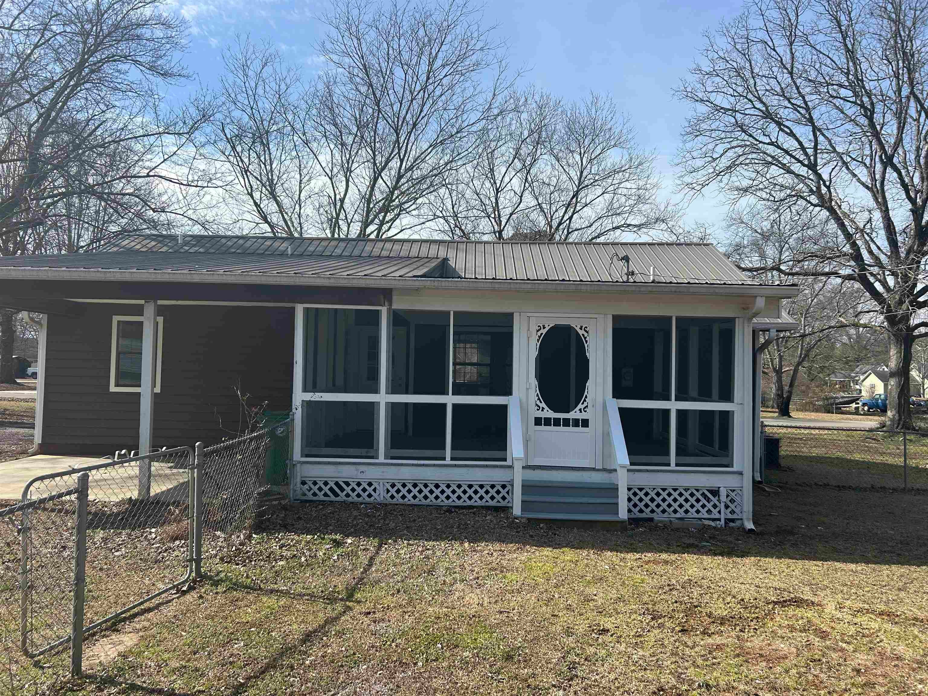21 Short St