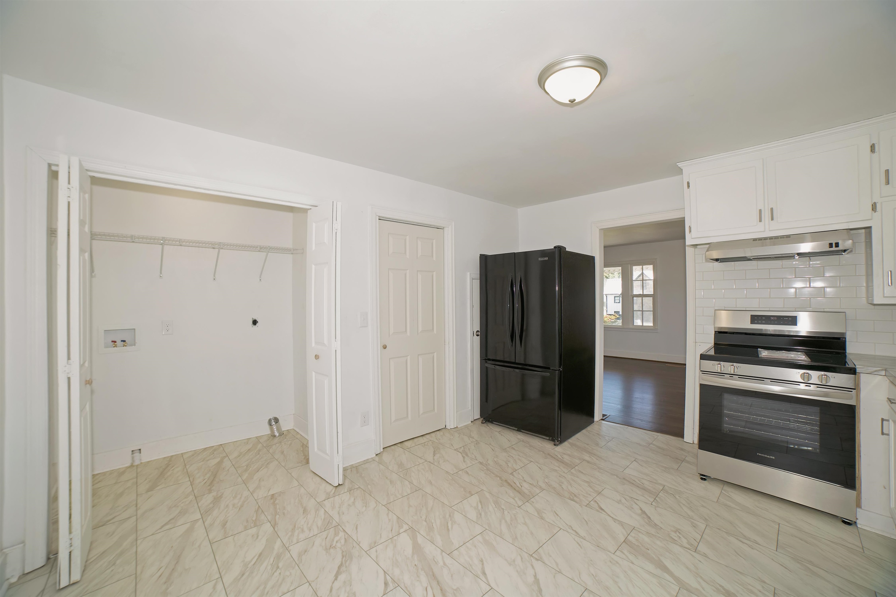 305 Hickory Ave SW