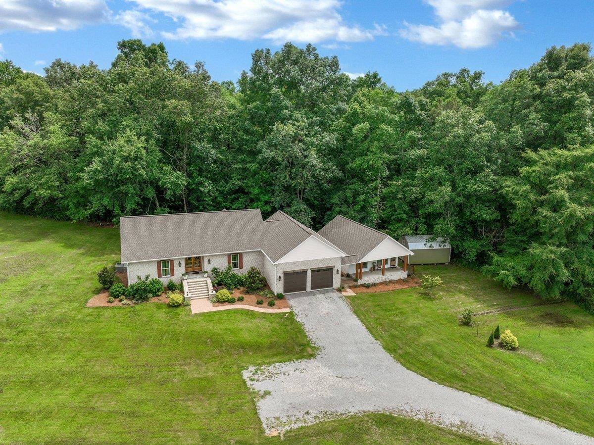 Photo 1 of 48 — 581 Co Rd 1286, Vinemont, AL 35179