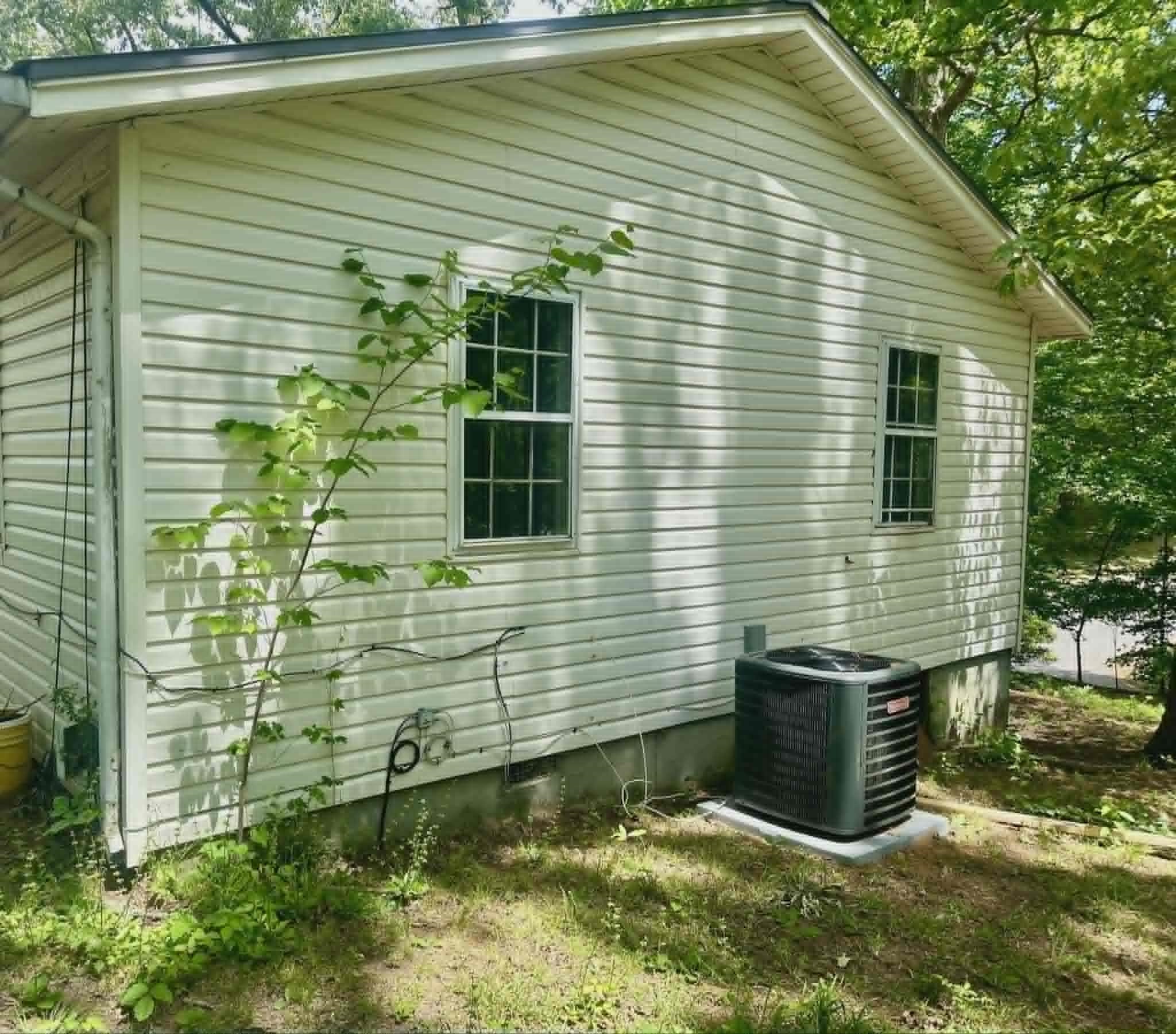 2121 Old Cloverdale Rd - Photo 3