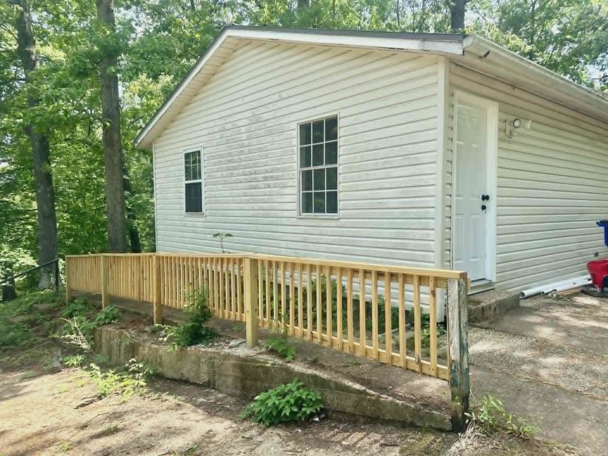 2121 Old Cloverdale Rd - Photo 2