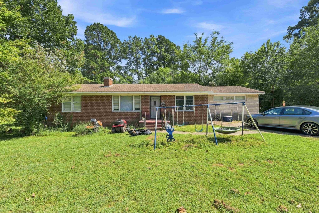Photo of 2174 Norwood Blvd, Florence, AL 35630 (MLS # 531036)