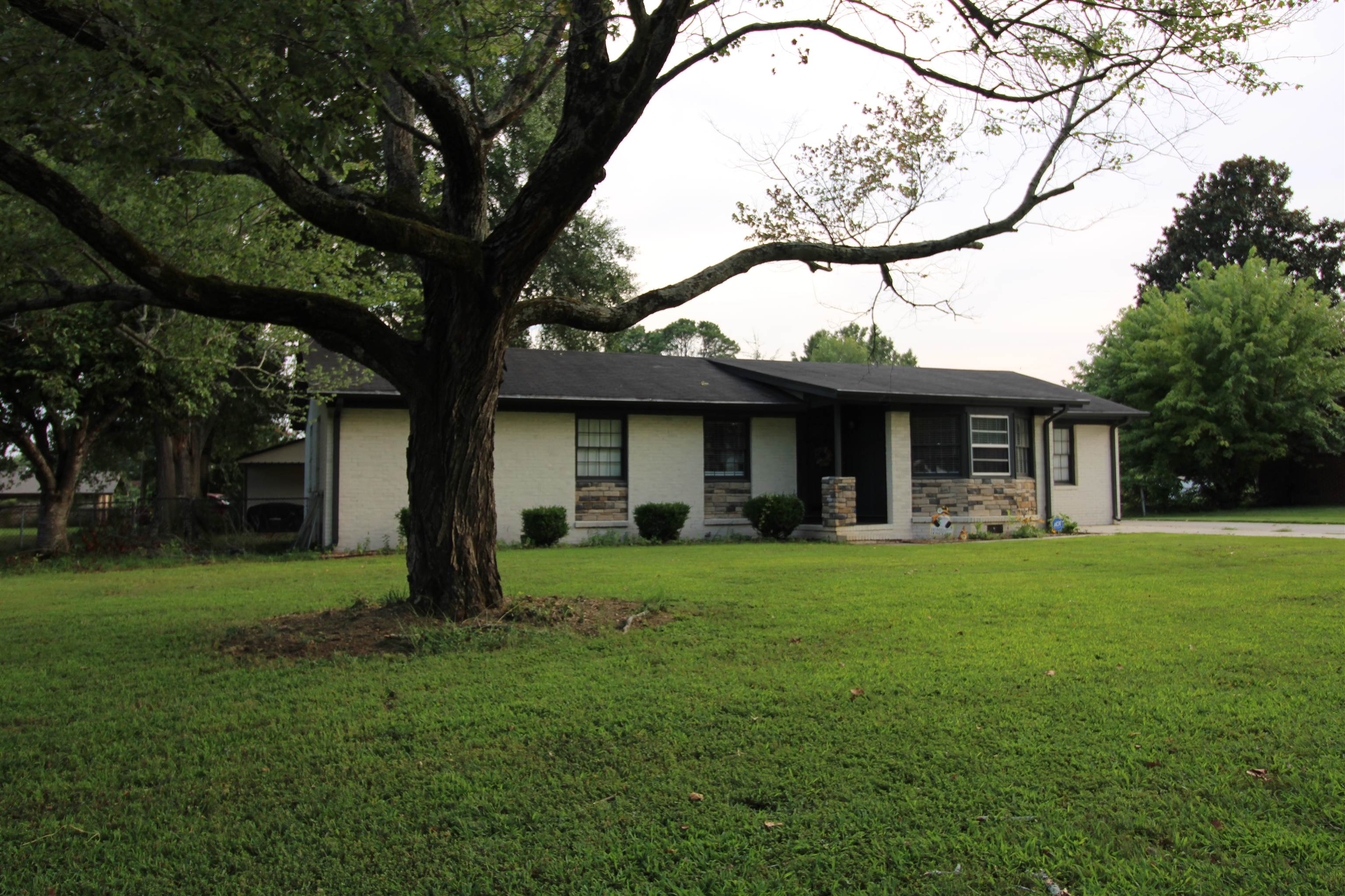 305 Robinson Rd SW