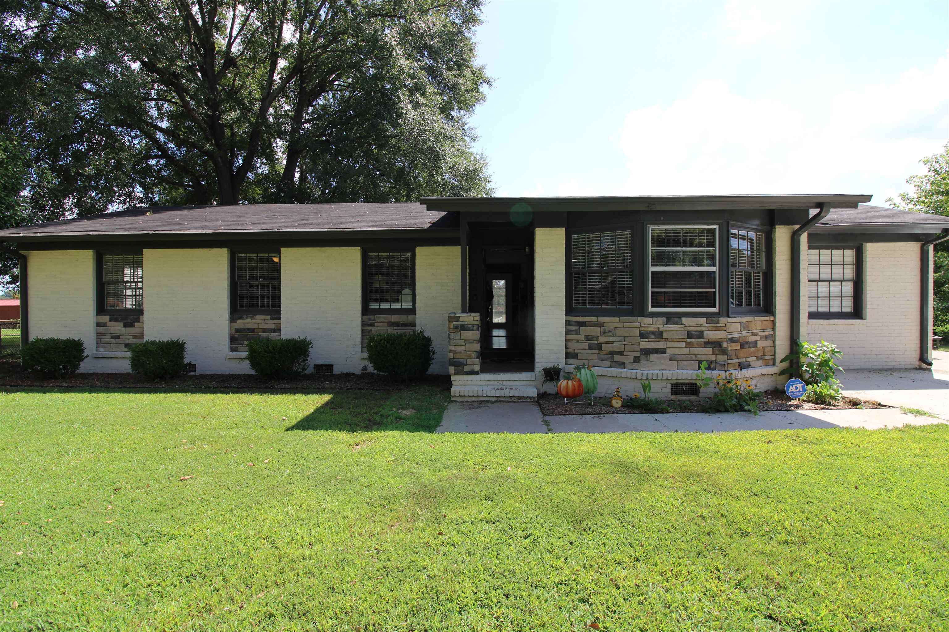 305 Robinson Rd SW