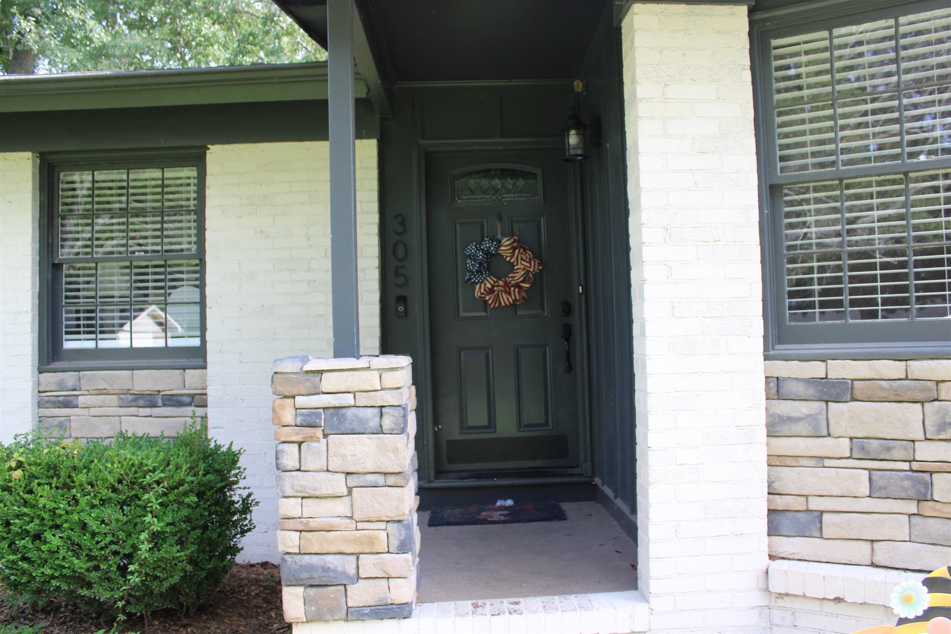 305 Robinson Rd SW