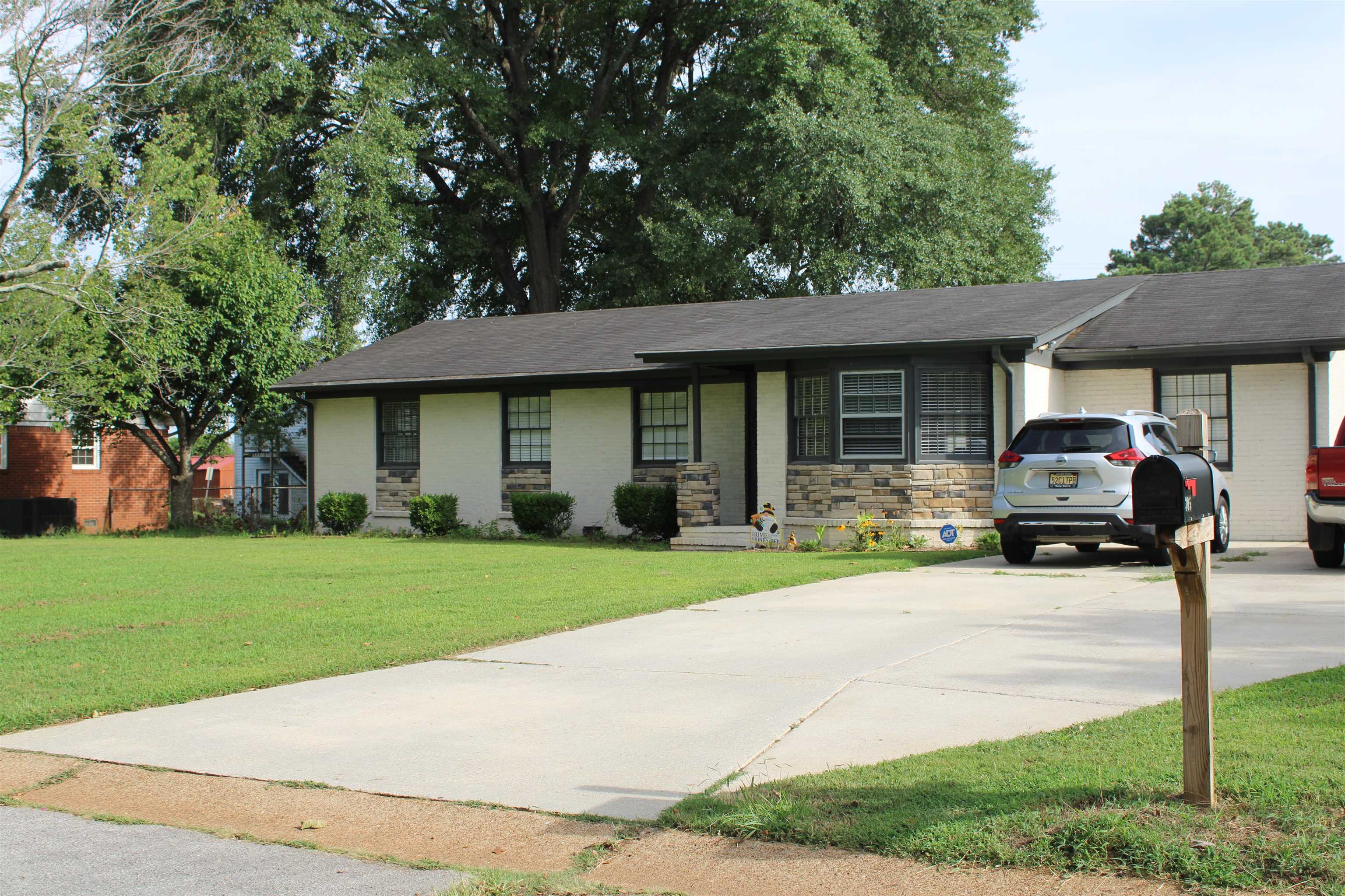 305 Robinson Rd SW