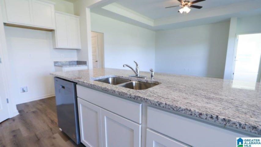 276 Camden Ct SW