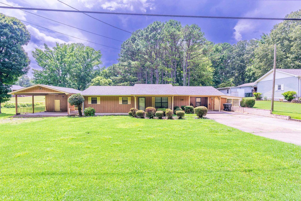 Photo of 1705 Keller Quarry Rd, Tuscumbia, AL 35674 (MLS # 531058)